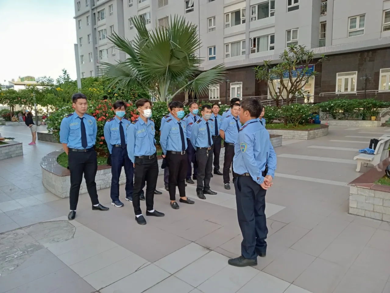 Dịch Vụ Bảo Vệ Chung Cư 1 bảo vệ chung cư