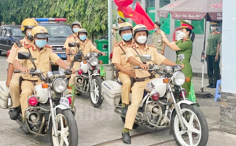 cong an quan tan phu