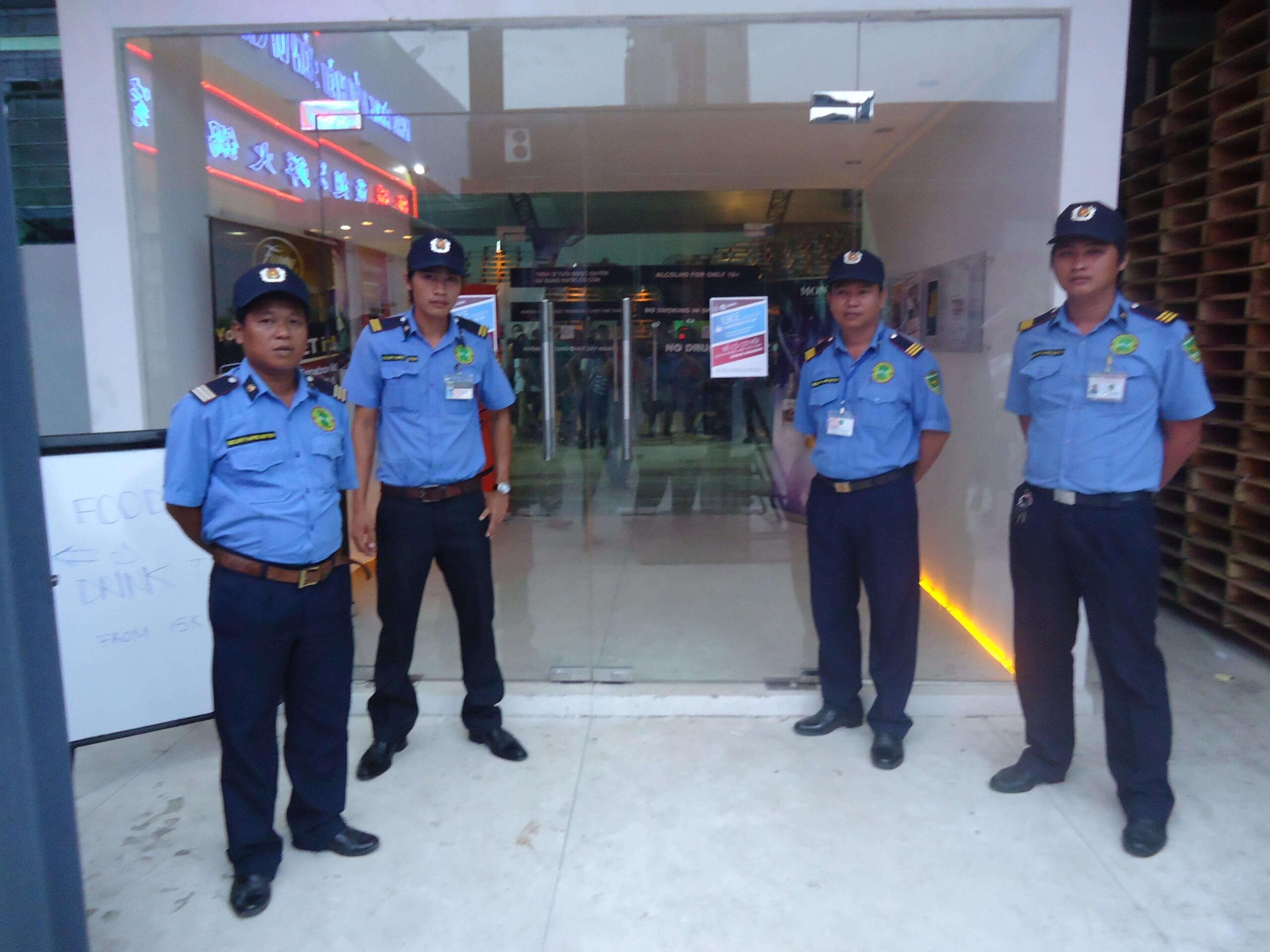 Bảo vệ chuyên nghiệp của công ty bảo vệ Hưng Long cong ty ba ve quan binh tan 5 scaled