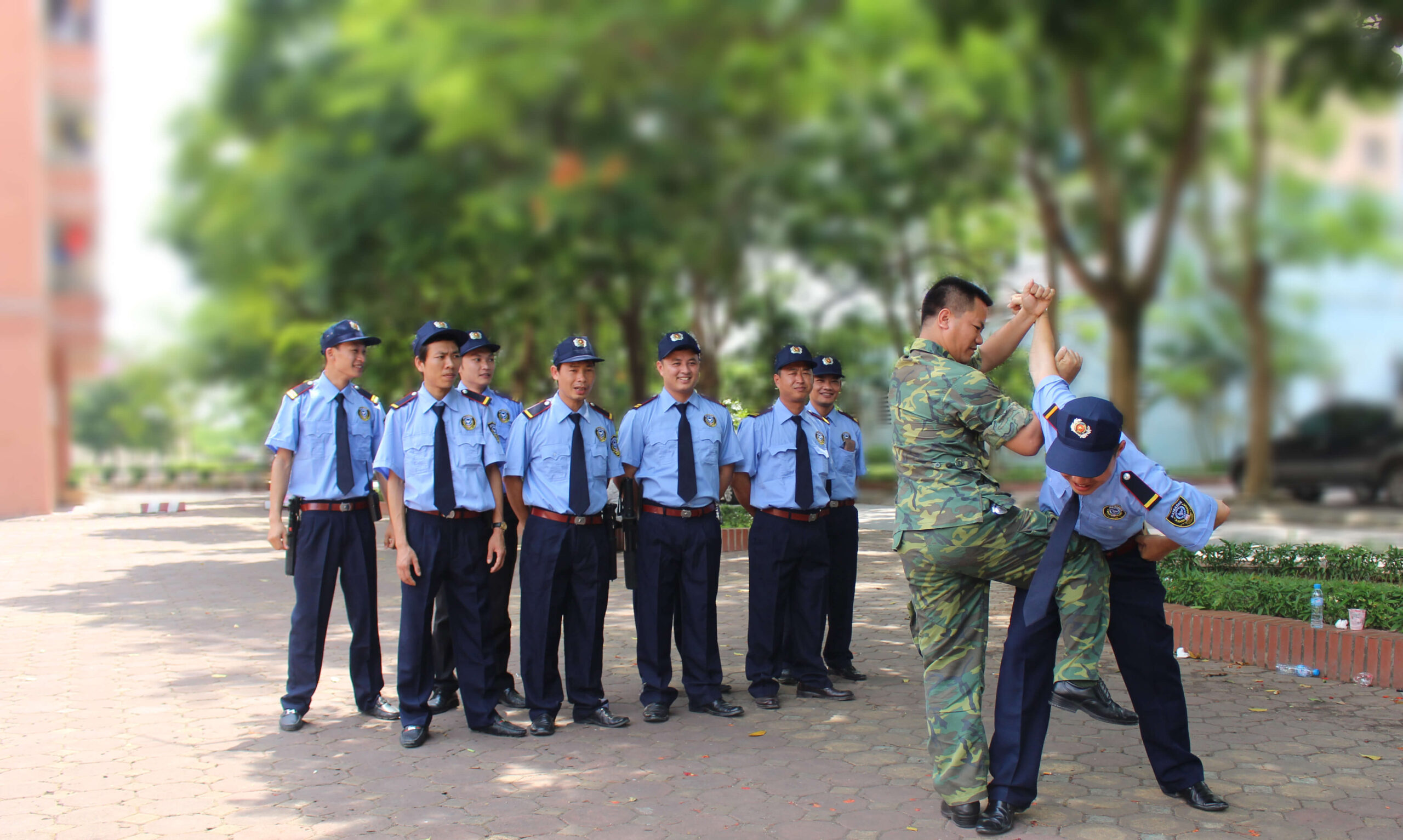 Nhân viên bảo vệ Thành Trung được huấn luyện bài bản Nhân viên bảo vệ Thành Trung được huấn luyện bài bản