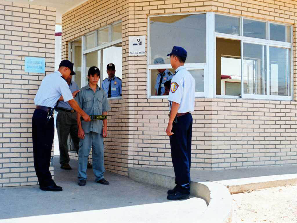 Dịch vụ bảo vệ chuyên nghiệp phổ biến tại các khu công nghiệp Công ty dịch vụ bảo vệ tại KCN Chà Là 1