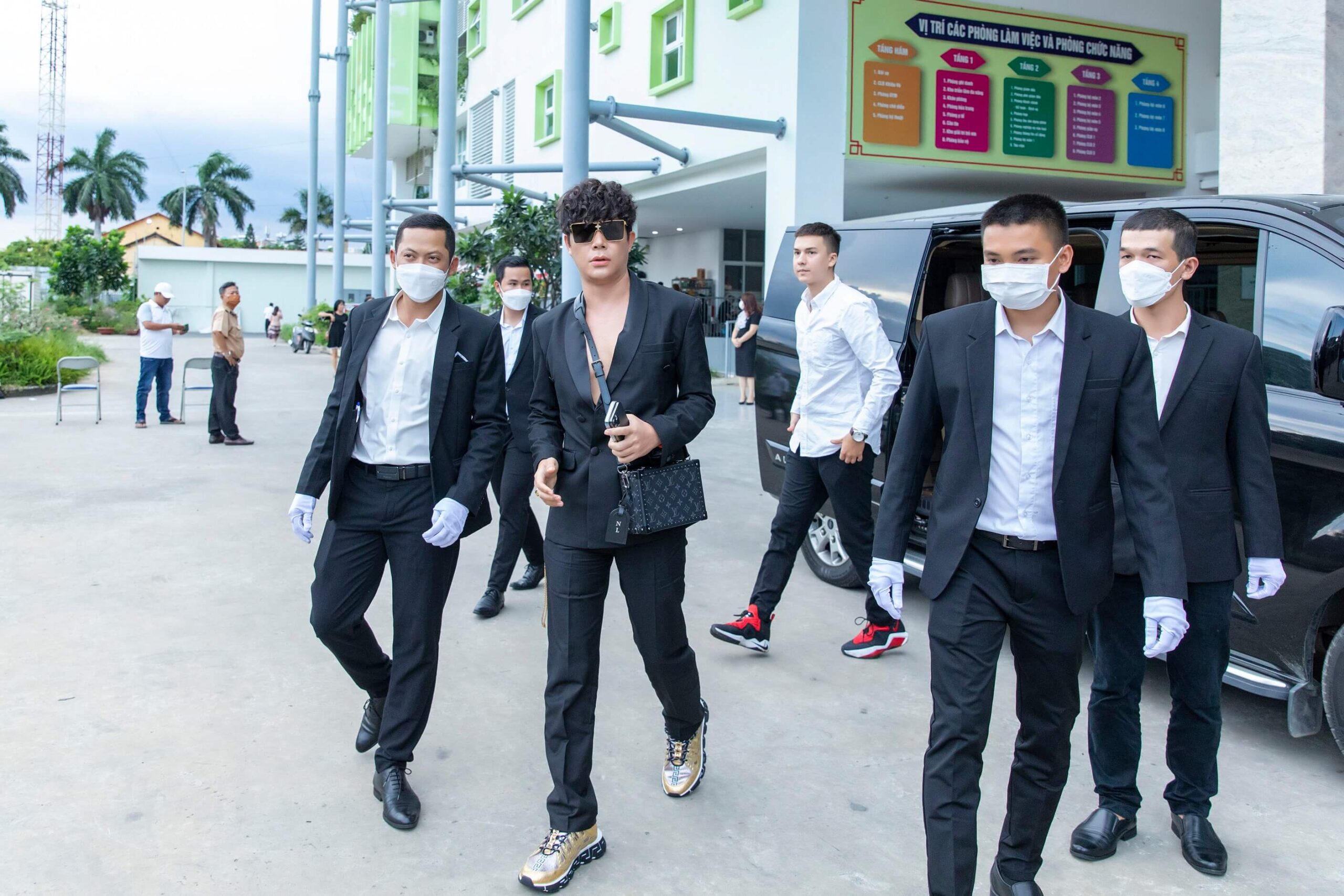 Vệ sĩ thường được những người nổi tiếng sử dụng Công ty dịch vụ bảo vệ tại thị xã Bến Cát 2