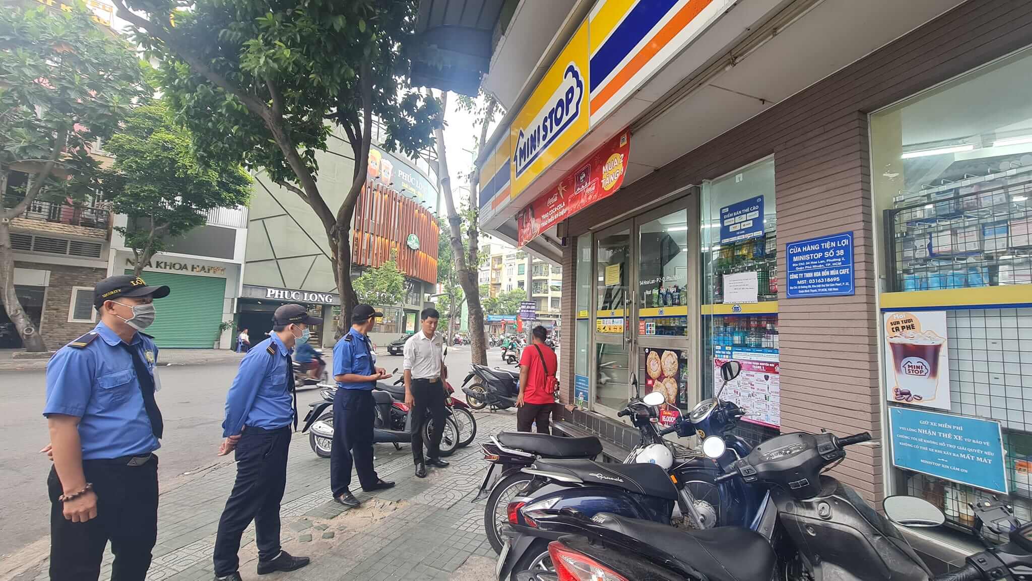 Giữ xe là nhiệm vụ chủ yếu của bảo vệ Giữ xe là nhiệm vụ chủ yếu của bảo vệ