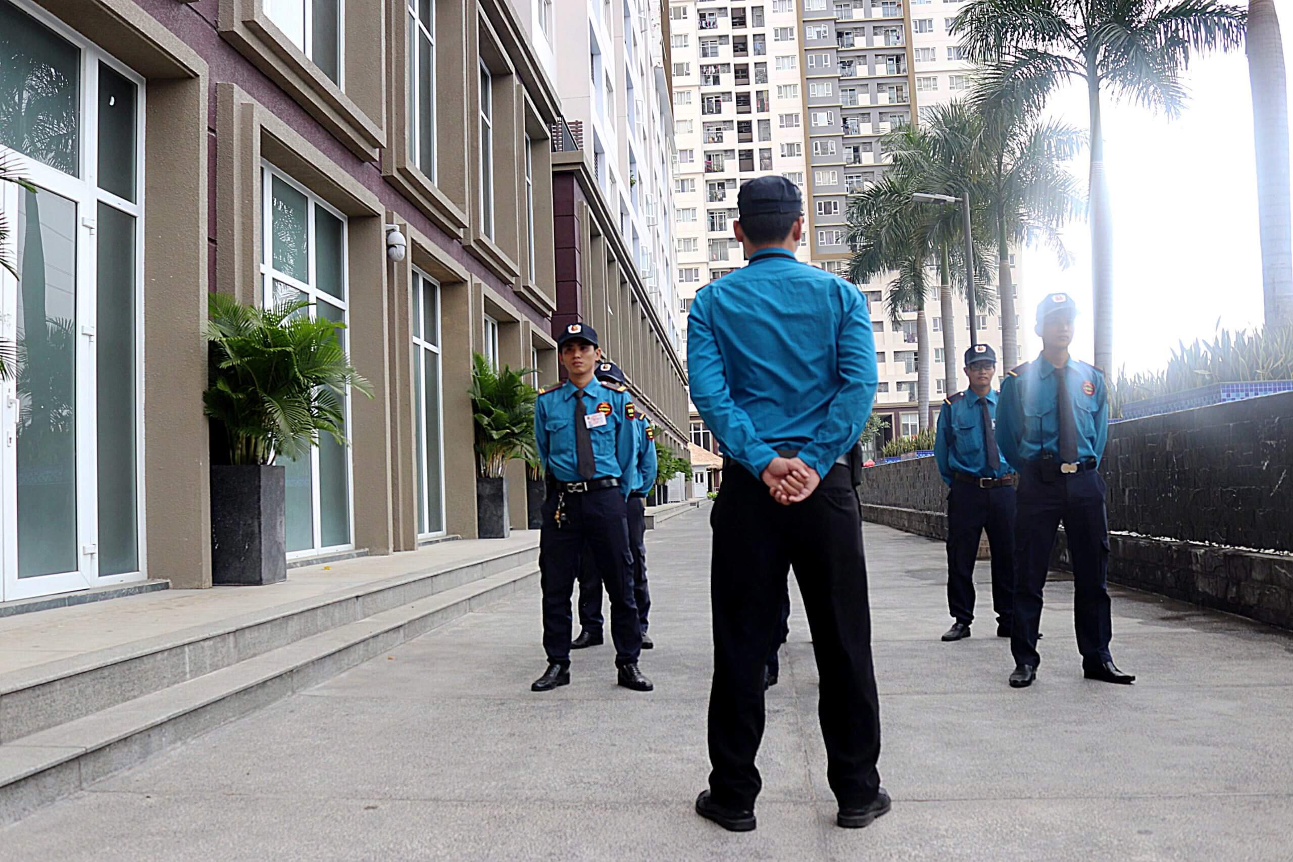 Mỗi tòa nhà đều có lực lượng bảo vệ Mỗi tòa nhà đều có lực lượng bảo vệ