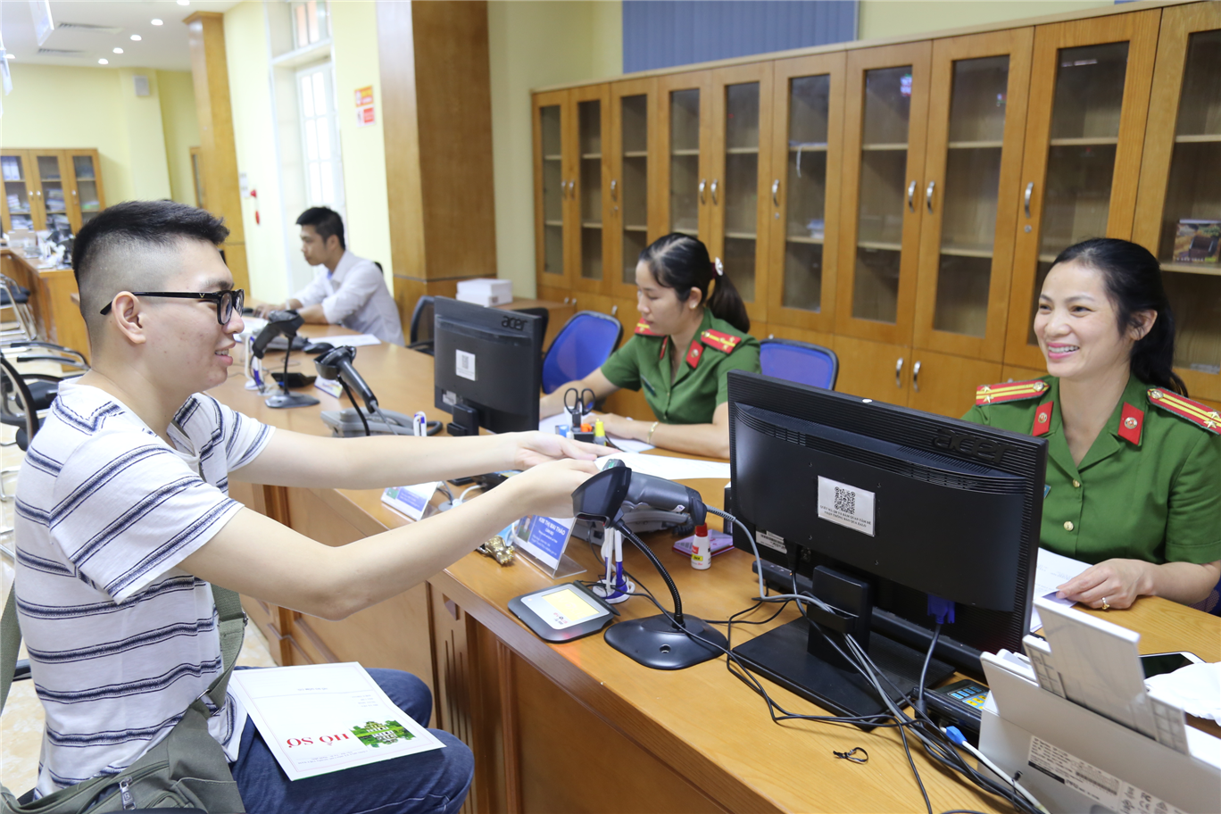 tong tin dia chi va so dien thoai cong an quan 5 h1